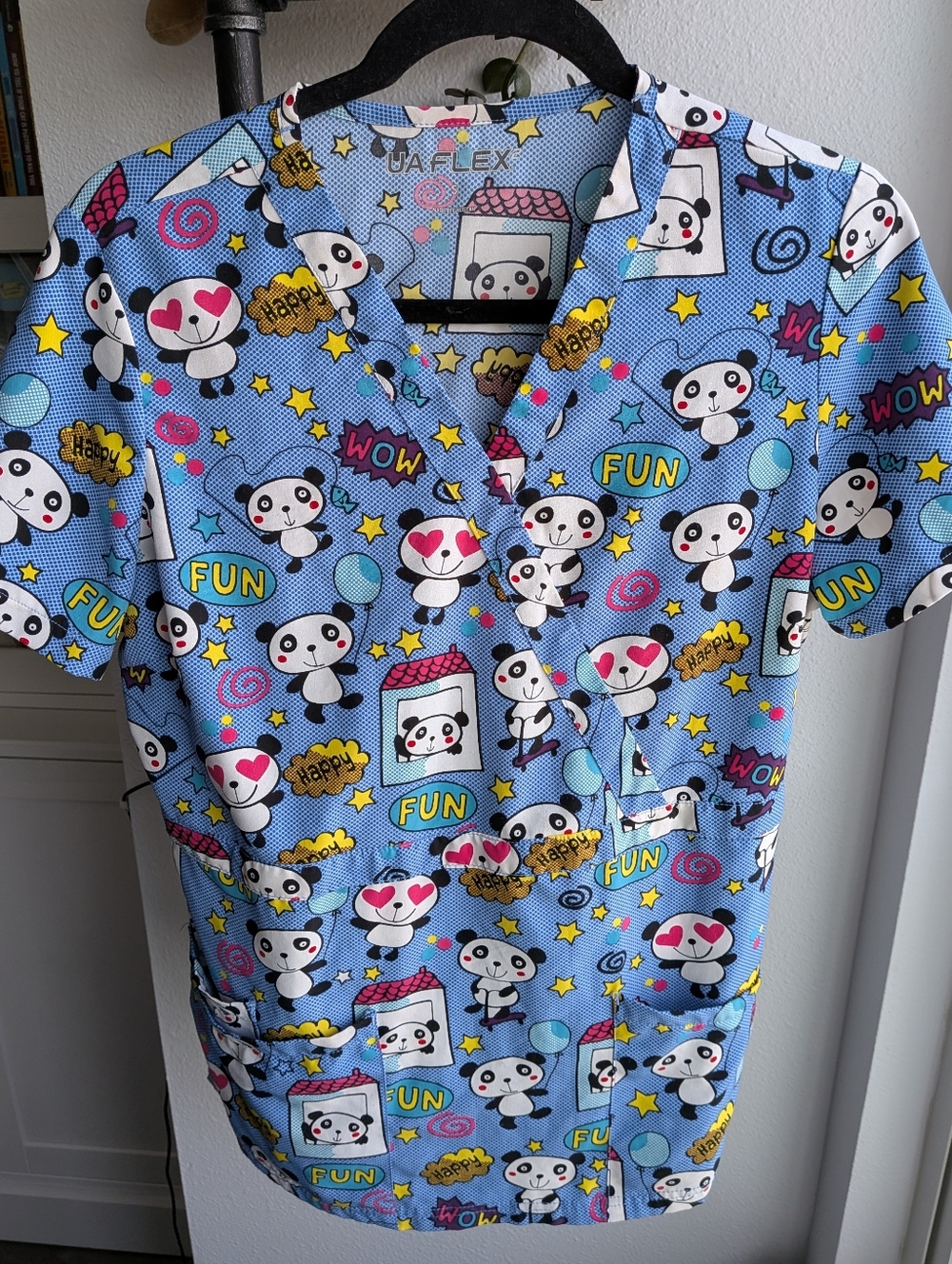 Pandawanda Fun Scrub Top UA Flex 2 Size Small Comic Book Panda Print